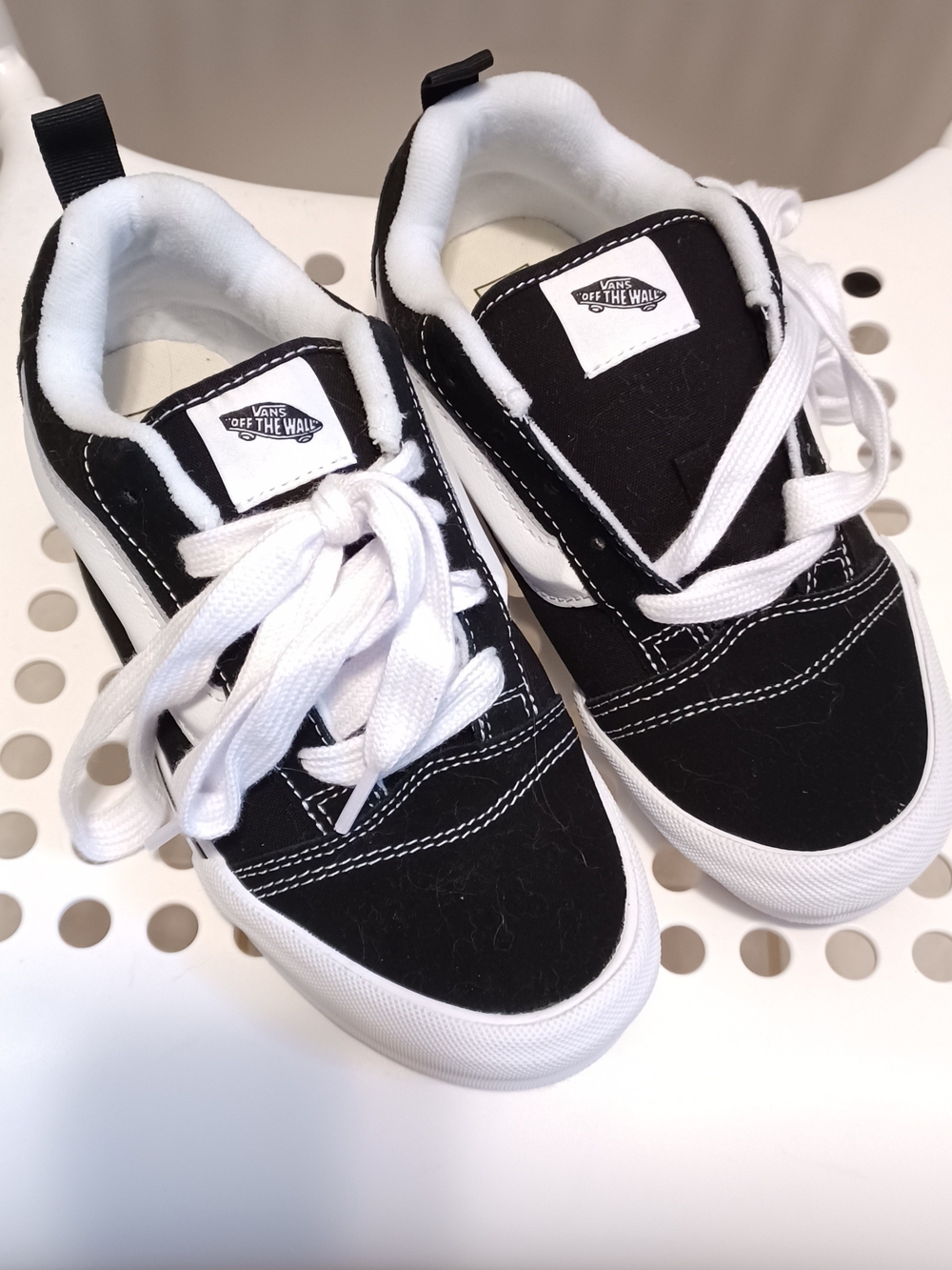 Vans Kids Black & White Classic Low-Top Lace Sneakers